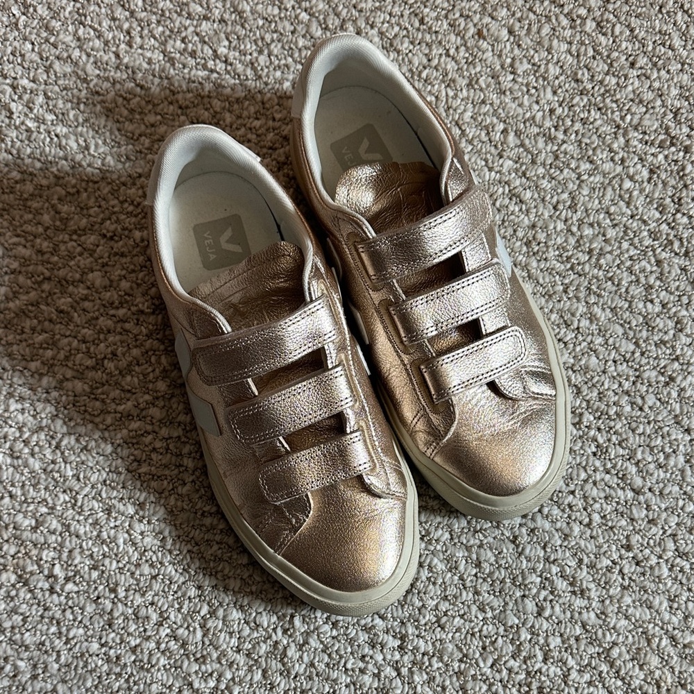Women’s Veja Gold Metallic Sneakers, 39
